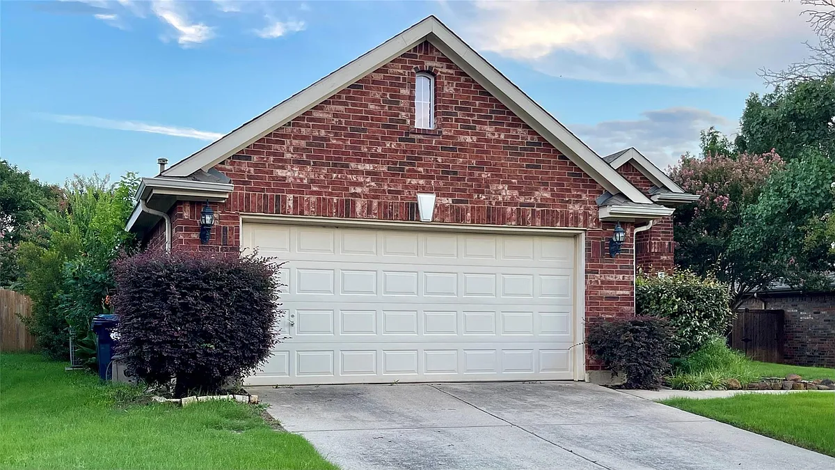 Front - 2712 Hereford Rd