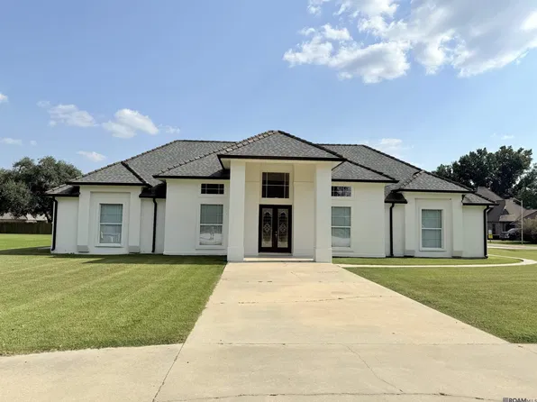 2422 Anse Broussard Hwy #D, Breaux Bridge, LA 70517
