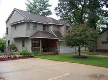 1st image of 3285 Glen Iris Dr