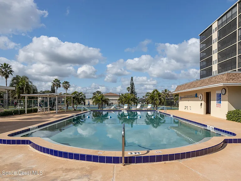 500 Palm Springs Blvd #407 — Photo 16