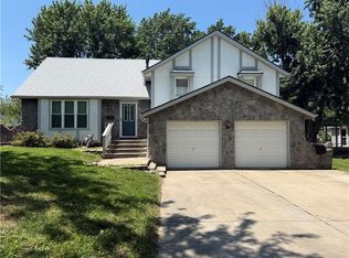 505 S Ridge Dr, Olathe, KS 66061