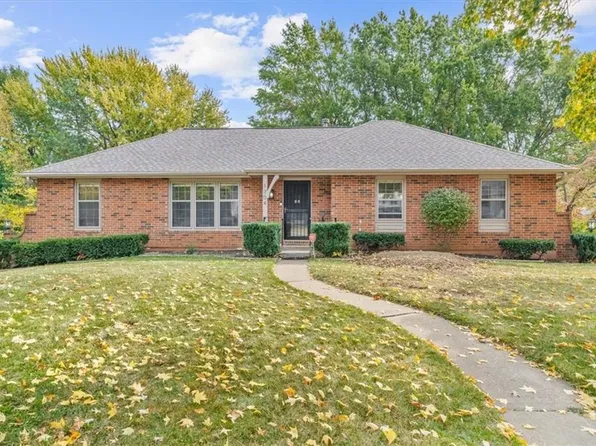 1704 NW Birch Cir, Blue Springs, MO 64014
