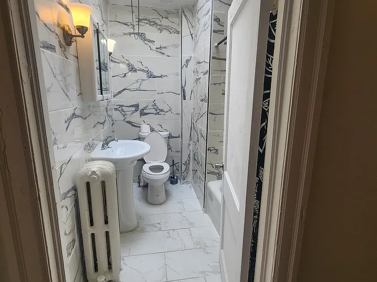2115 Stenton Ave — Photo 3