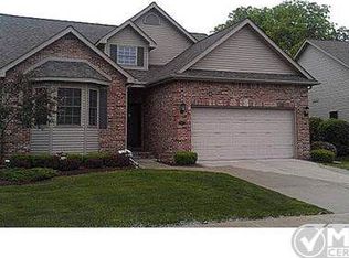 13087 Harbor Landings Dr, Fenton, MI 48430