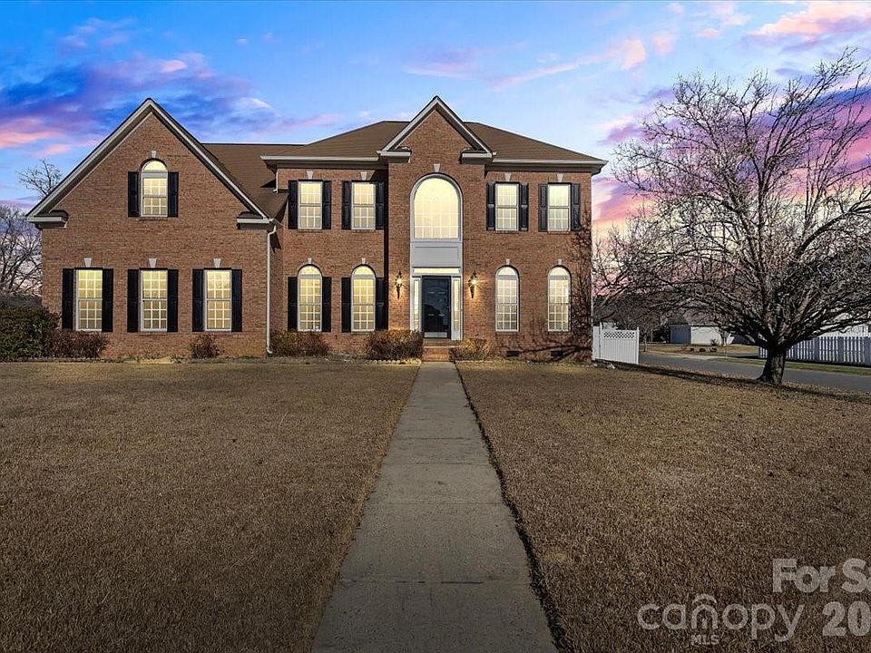 1st image of 7215 Conifer Cir