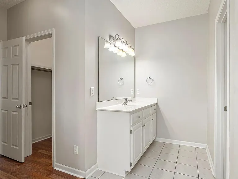 3225 Mayflower Ln — Photo 34