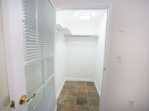 3rd image of 2448 N Beachwood Dr #7