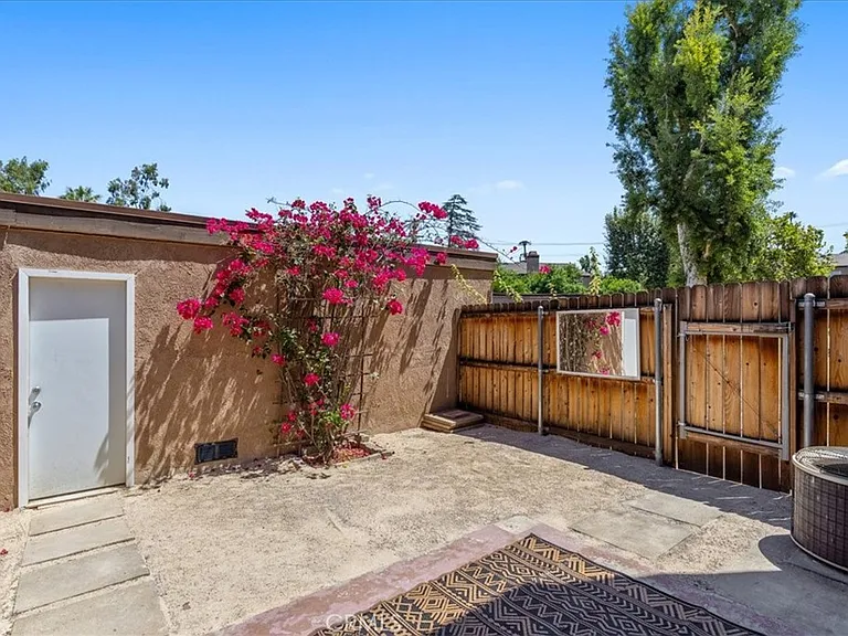 162 Tamarisk St — Photo 26