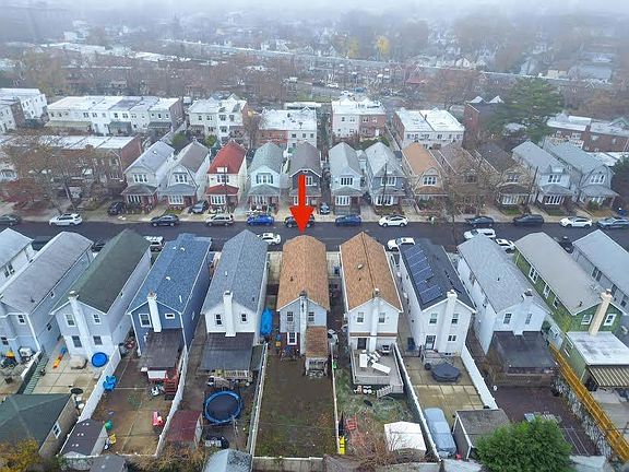 4th image of 1747 Stuart St
