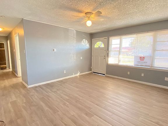 3rd image of 1616 39th St