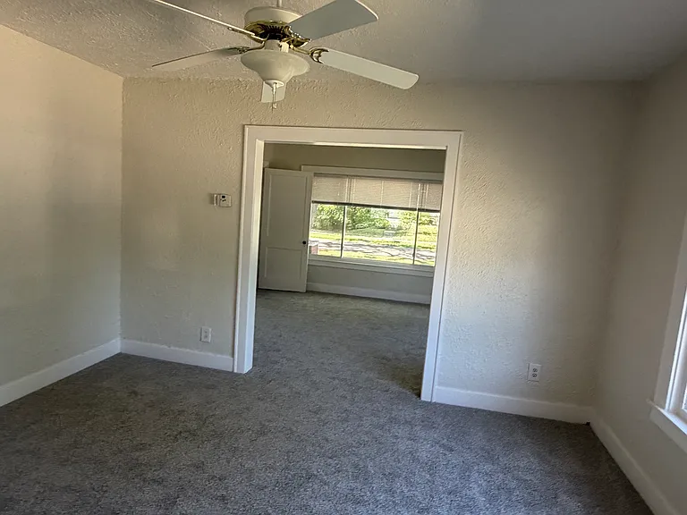 995 Lakeview Ave — Photo 10