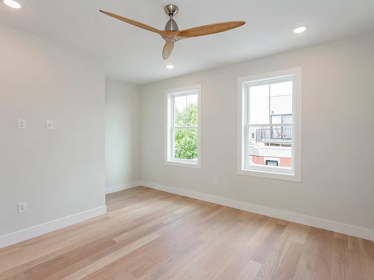 1448 E Wilt St — Photo 23