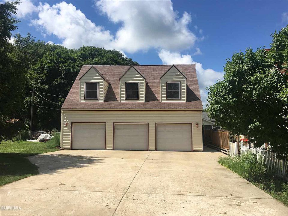 2nd image of 302 N Maple Ave