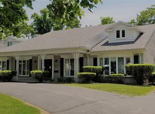 3825 Hillandale Rd, Toledo, OH 43606