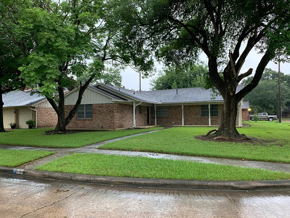 3 Bdrm 2 bath completely remodeled brick home on corner lot in quite neighborhood.