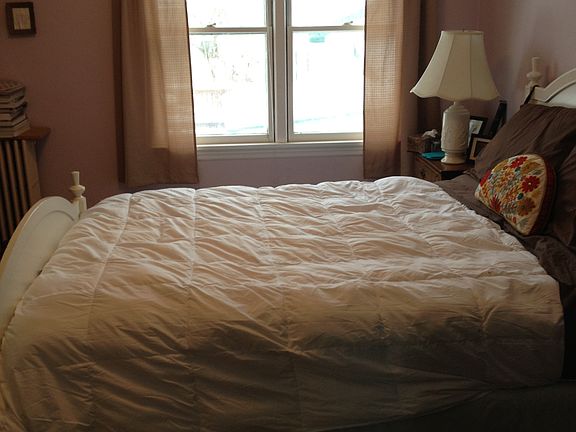 4th image of 323 E Crescent St