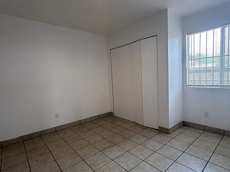 2763 N Edith Blvd — Photo 11
