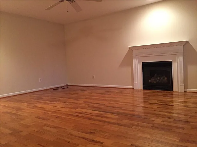 685 Garibaldi St SW — Photo 7