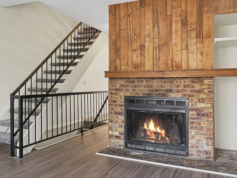 17649 E Loyola Dr — Photo 3
