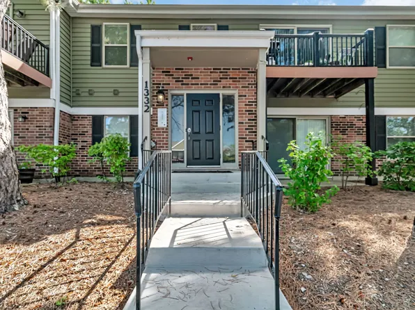 1332 McDowell Rd #104, Naperville, IL 60563