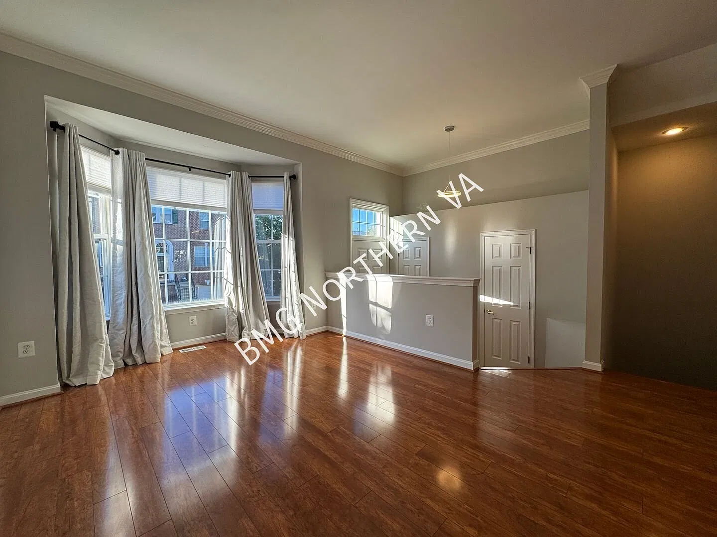 Bright & Spacious 3BR/3 BA Home in McNair Farms West with Loft, Balcony & Garage — Photo 2