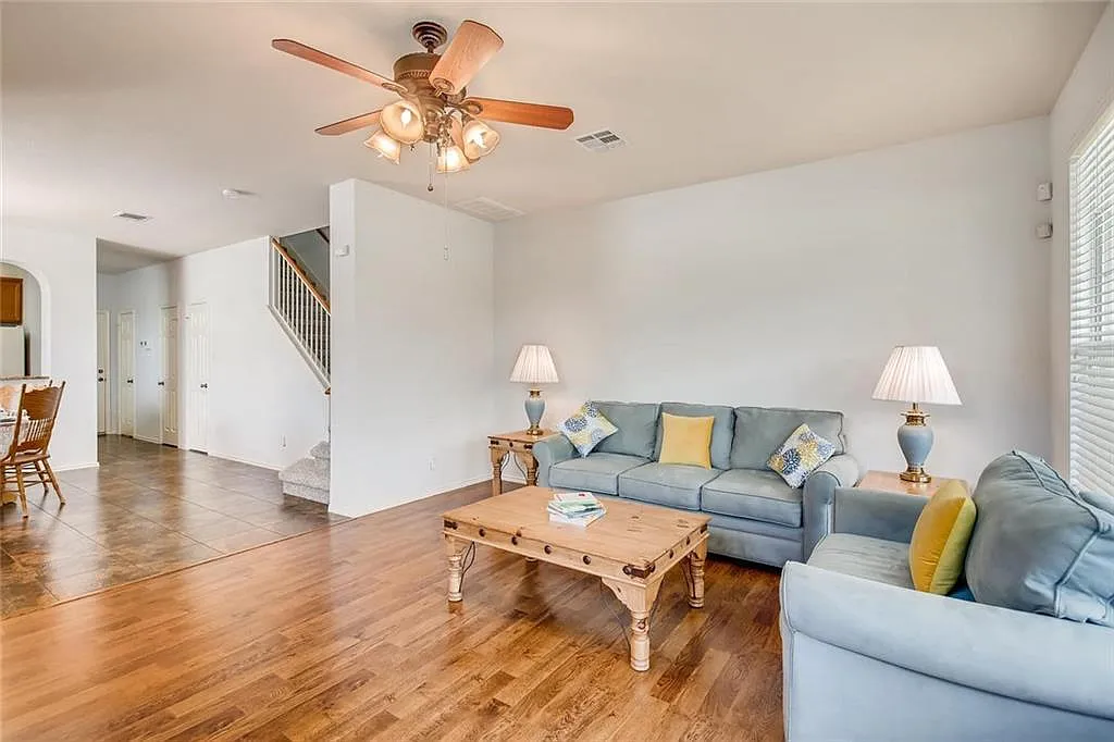 Building Photo - 1900 Scofield Ridge Pkwy #402