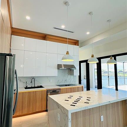 5th image of 15548 Ruston Cir