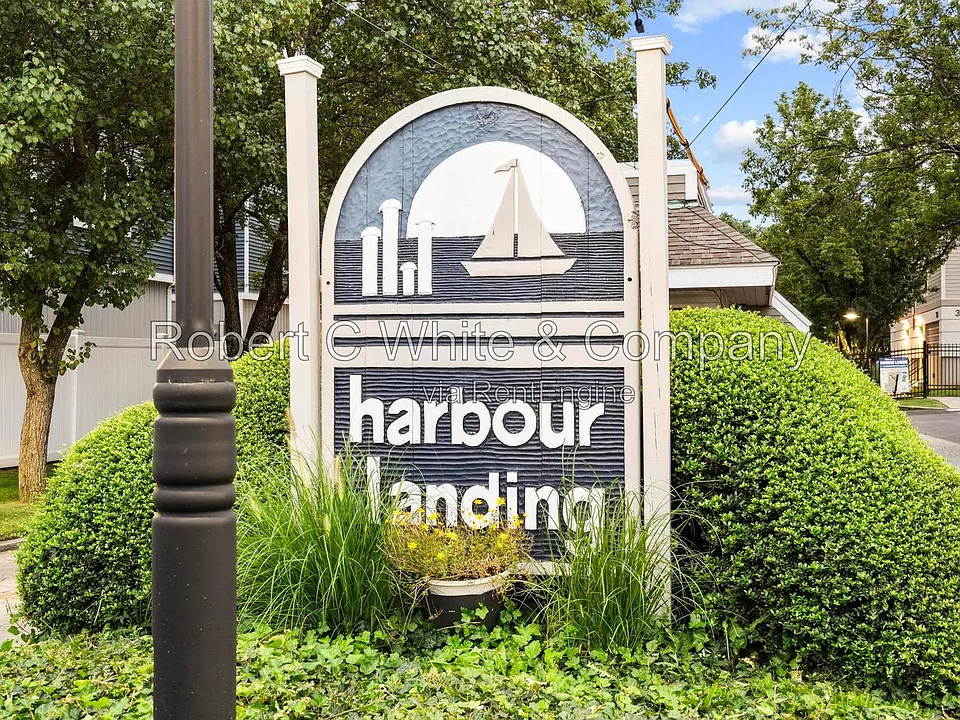 38 Harbour Close #38