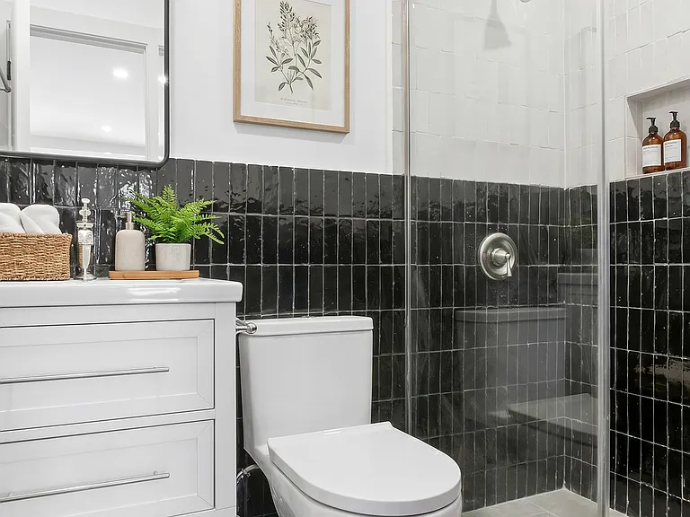 101 Smith St #4 — Photo 8