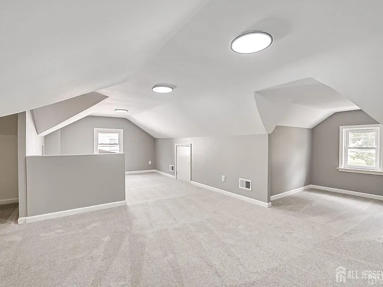48 Johnson Pl — Photo 23