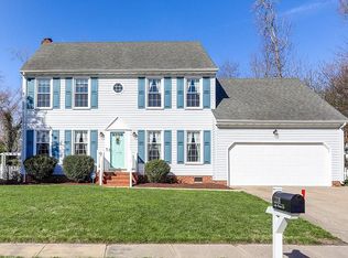 1218 Lake Point Dr, Chesapeake, VA 23320