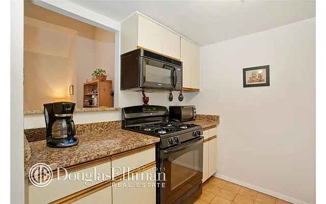 Sold by Douglas Elliman | media 4