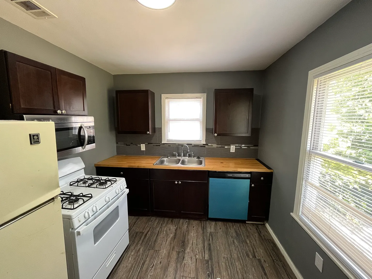 02 Waverly — Photo 3