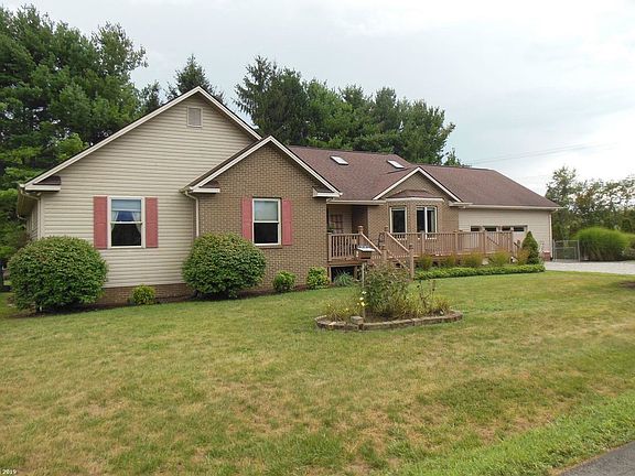 3rd image of 1560 Thomas Ln