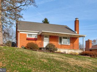 1921 Pineview Dr, York, PA 17408