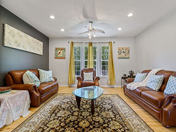 3rd image of 2828 N Greenwood Ave