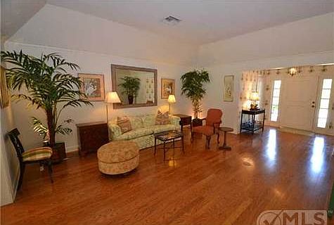 4th image of 4911 King Palm Cir
