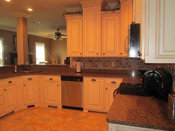 4th image of 4523 San Saba Dr