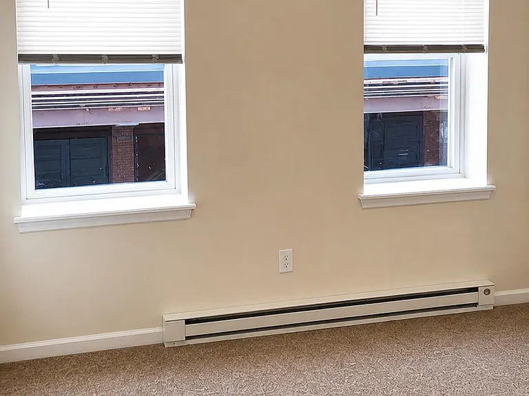 121 W Potomac St — Photo 2