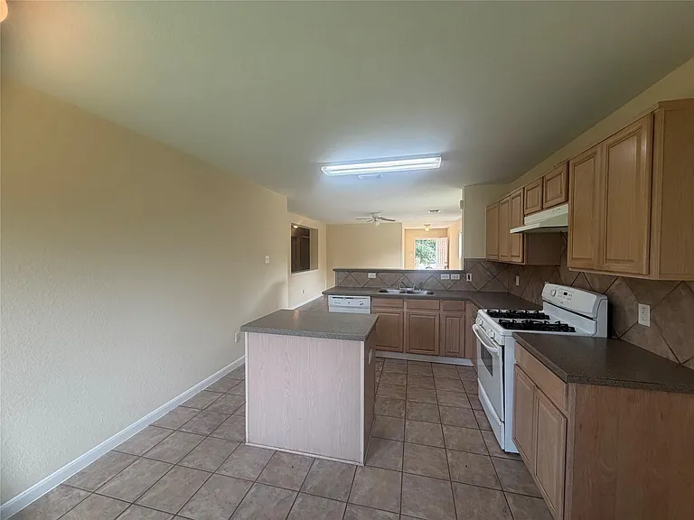8103 Forest Glen Dr — Photo 8