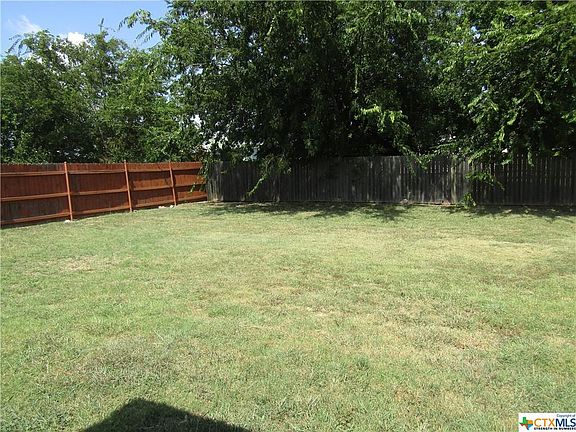 4th image of 1405 Nina Dr