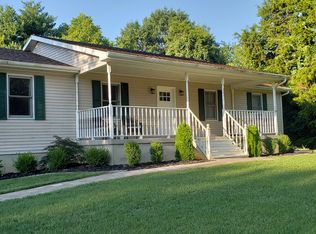 205 E Pine St, Ashmore, IL 61912