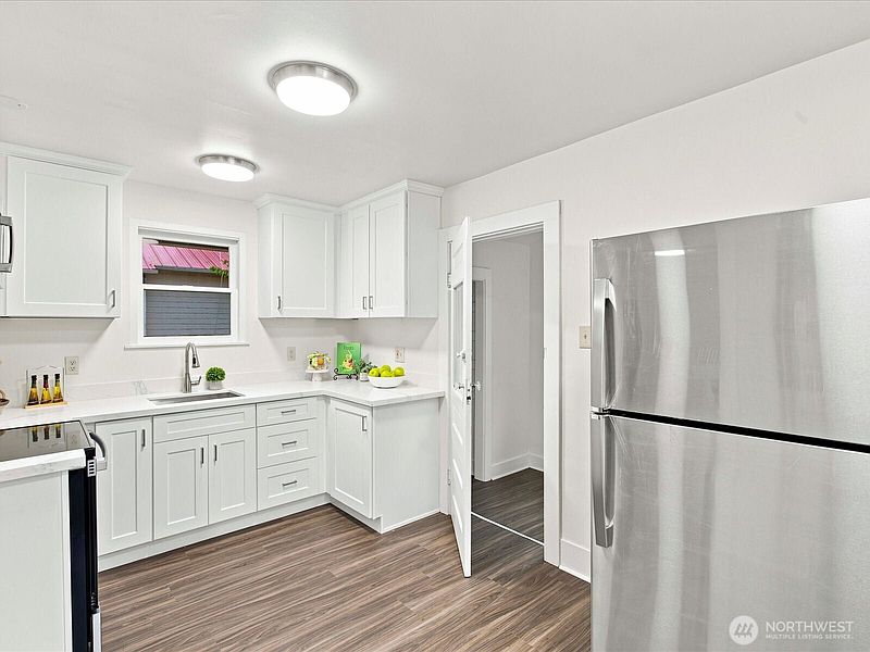 3rd image of 8848 13th Avenue SW