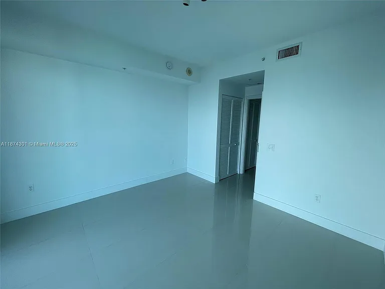 300 S Biscayne Blvd #3410 — Photo 11