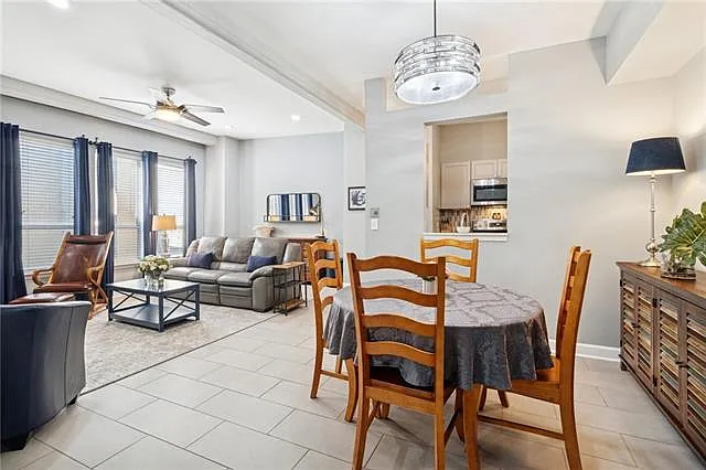 2 bed, 2.0 bath, 1149 sqft, $3,000 — Photo 2