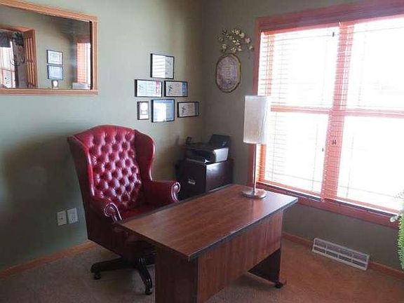 5th image of 347 Brewster Dr