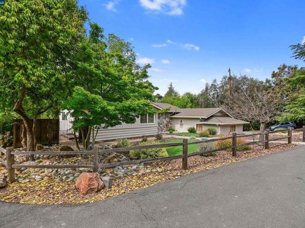 291 Nob Hill Dr, Walnut Creek, CA 94596