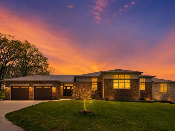 11700 Westvalley Dr, Crown Point, IN 46307