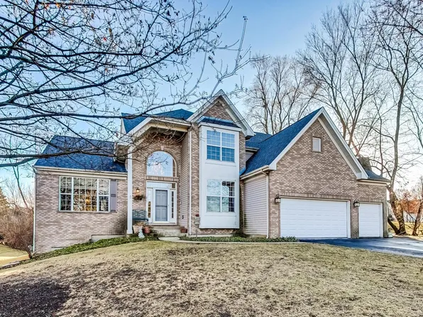 531 Primrose Ln, Crystal Lake, IL 60014