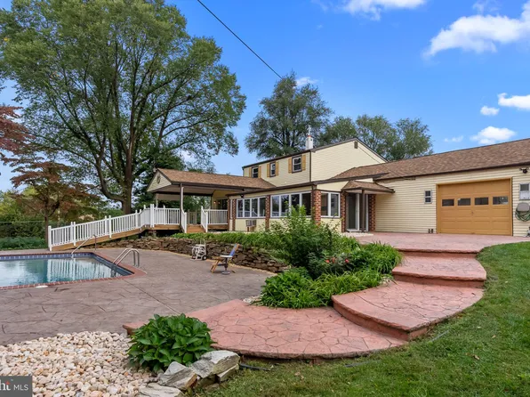 507 W Pine St, Feasterville, PA 19053